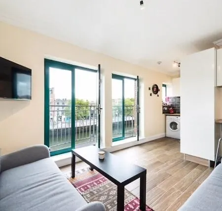 Modish Overlooking River Liffey Appartamento *