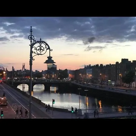 アパート Modish Overlooking River Liffey